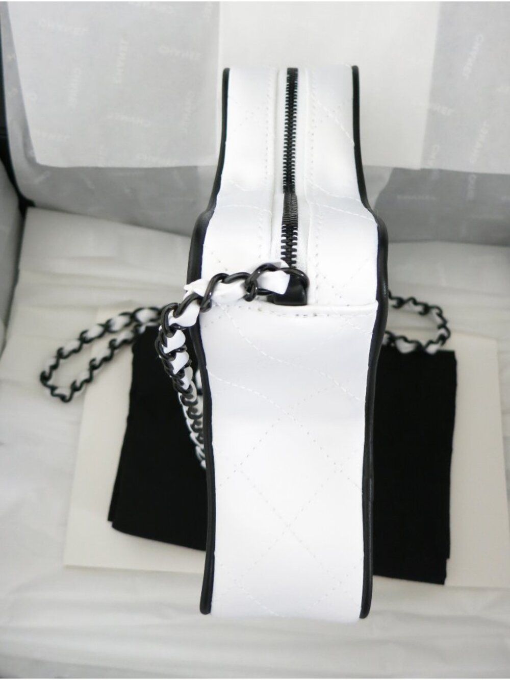 CHANEL 24 Cruise White STAR CC WALK OF FAME Hollywood Boulevard Crossbody Bag - Picture 8 of 14
